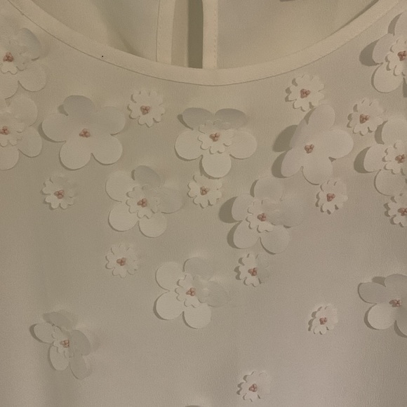 ModCloth White Sleeveless Blouse with delicate flowers along neckline, Size 4X - Picture 3 of 9